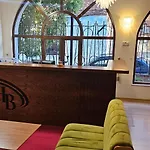 Broadway Boutique מלון 4*