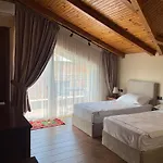 Broadway Boutique 4* טיראנה