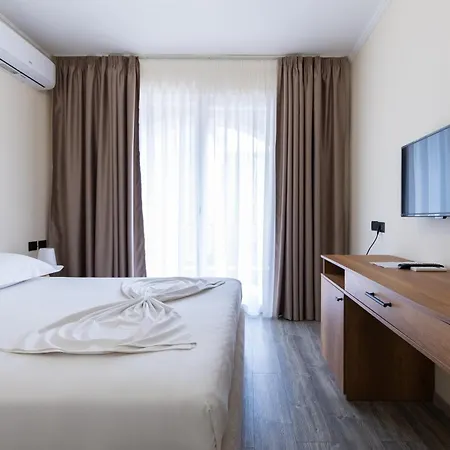 B Boutique تيرانا