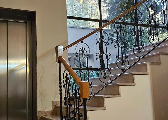 Broadway Boutique Hotel מלון