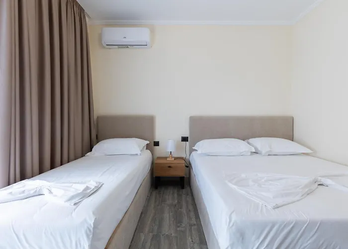 Broadway Boutique Hotel טיראנה