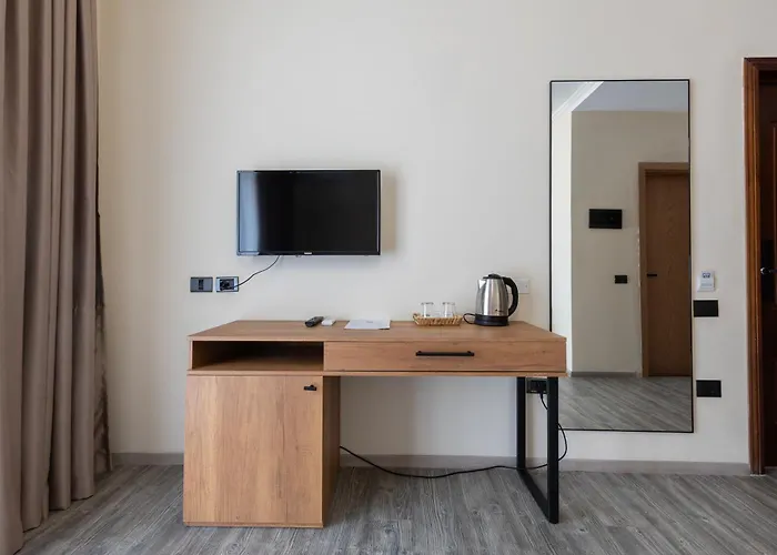 Broadway Boutique Hotel מלון