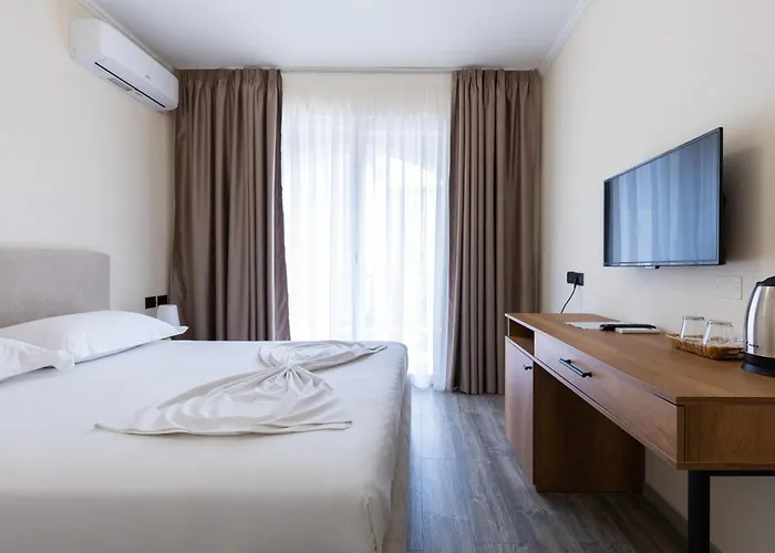 Broadway Boutique Hotel טיראנה