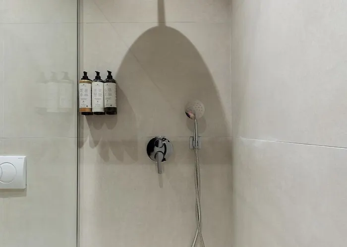 Broadway Boutique Hotel 4* טיראנה