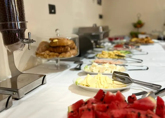 מלון Broadway Boutique Hotel 4*