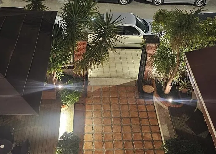 Broadway Boutique Hotel טיראנה