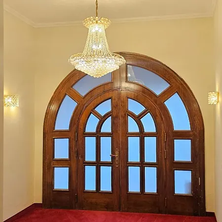 Broadway Boutique Hotel 4*