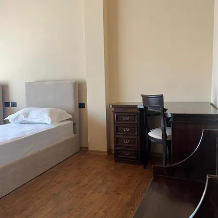 Broadway Boutique 4*