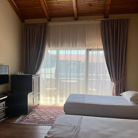 Broadway Boutique 4* טיראנה