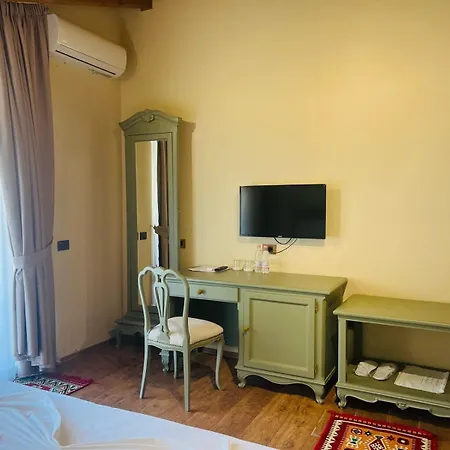 Broadway Boutique Hotel 4*