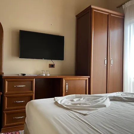 Broadway Boutique Hotel 4* Tirana