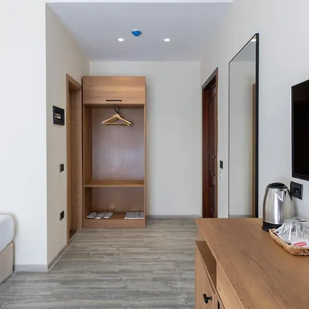 B Boutique Hotel *