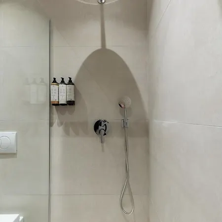 Broadway Boutique 4* טיראנה